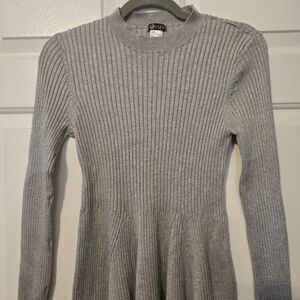 VENUS Light Gray Ribbed Crew Neck Sweater